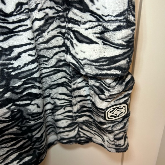 Vintage Maui Built fur zebra swim shorts - Picture 8 of 11